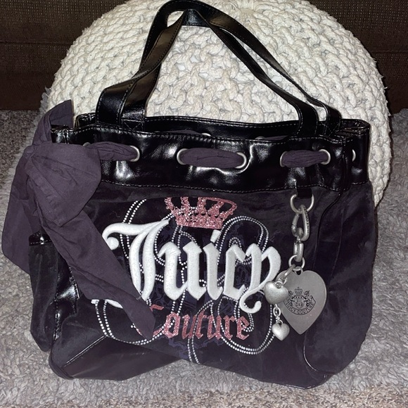 Juicy Couture Handbags - Vintage juicy couture day dreamer bag